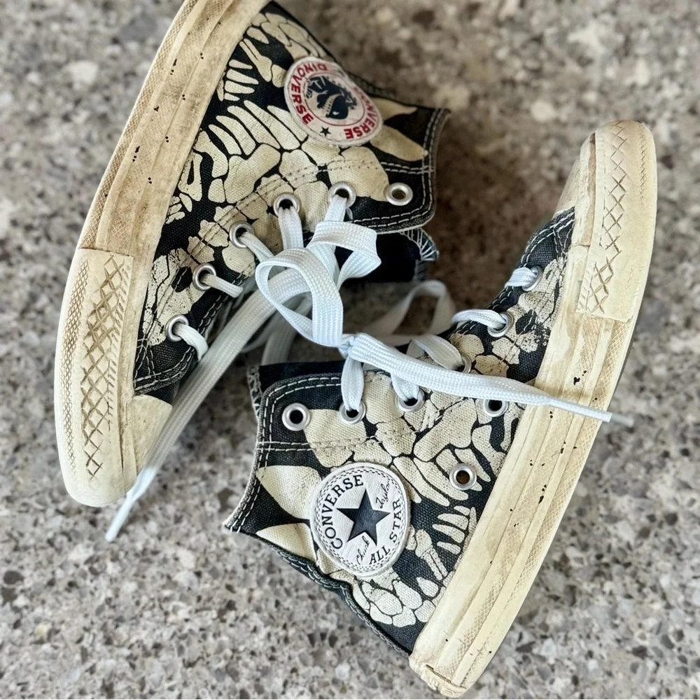 Converse Kids l High-Top T-Rex Sneakers l Size:11C